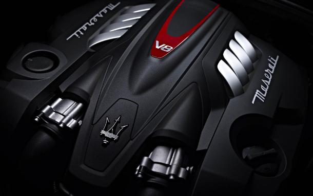 A look under the hood at the 3.8 liter twin turbo V8. © Maserati Maserati Quattroporte 2013 V8 engine