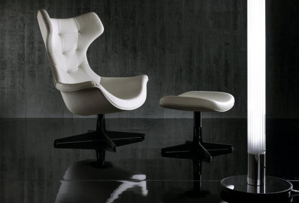 Poltrona Frau Regina II armchair by Paolo Rizzatto