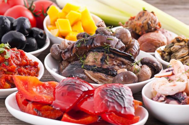A selection of Italian vegetable appetizers, lightly roasted or marinated with olive oil and herbs. © iStockphoto/Thinkstock A selection of Italian vegetable appetizers
